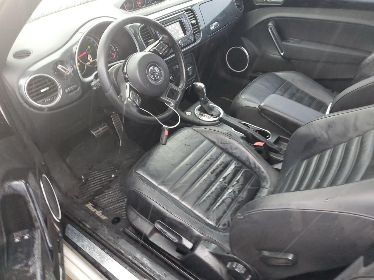 2013 Volkswagen Beetle Turbo - Image 7