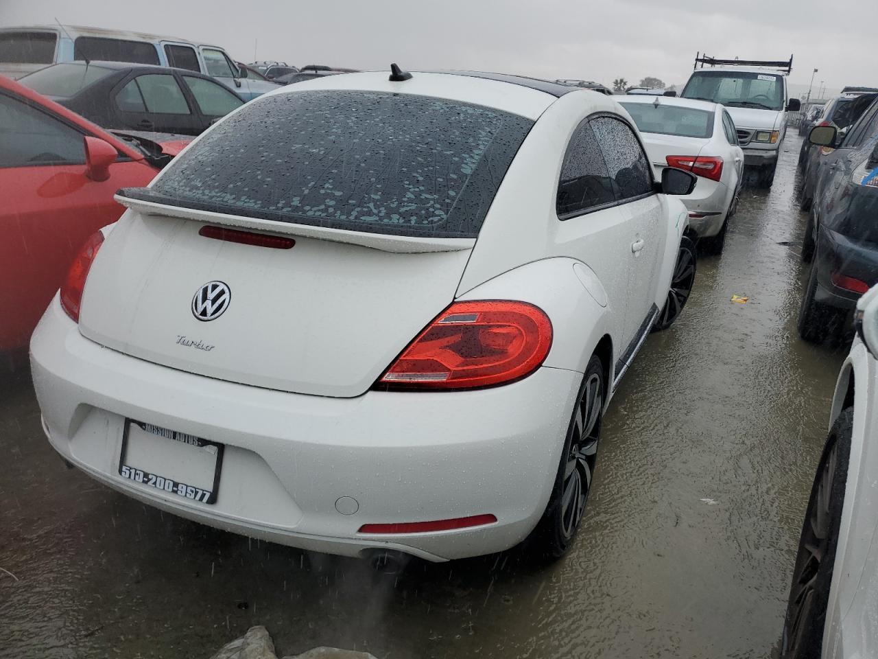 2013 Volkswagen Beetle Turbo - Image 3