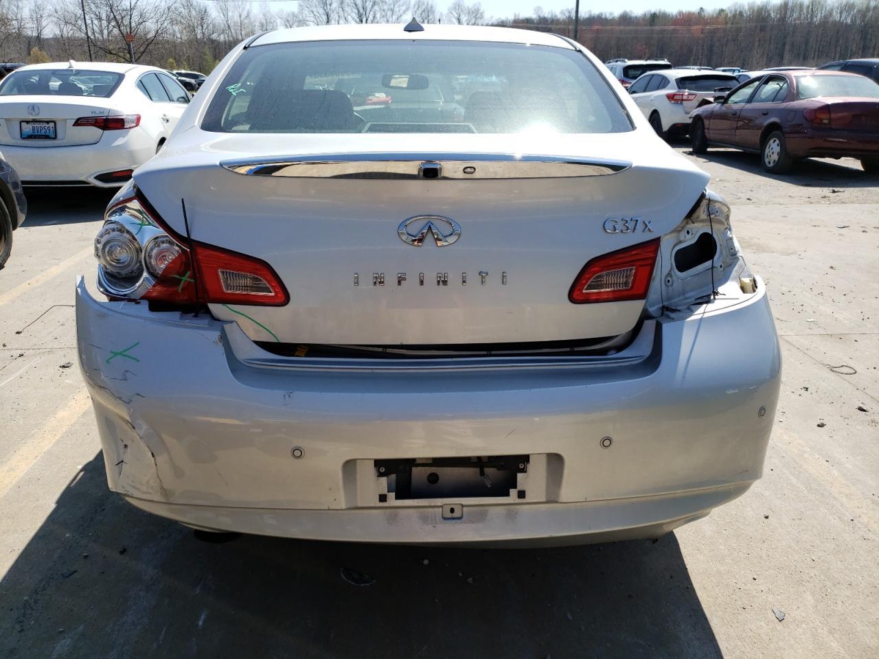 2012 INFINITI G37 - Image 6