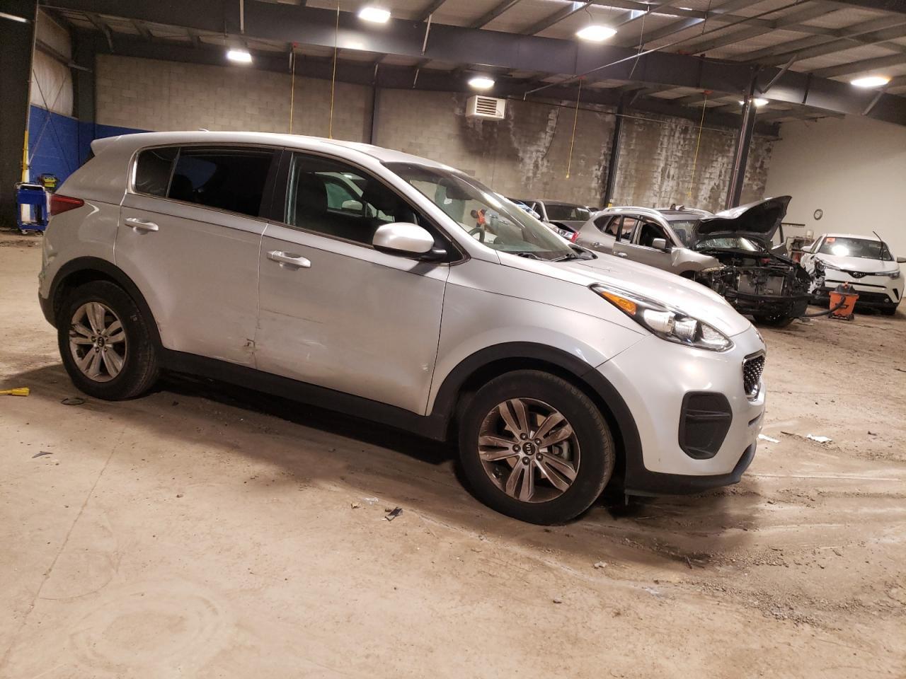 2017 KIA SPORTAGE L - Image 4