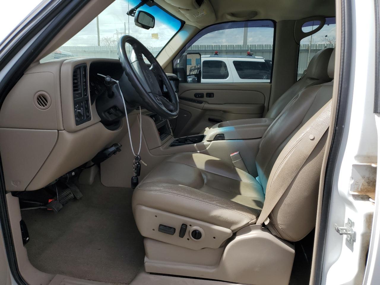 2006 GMC Sierra K2500 Heavy Duty - Image 7