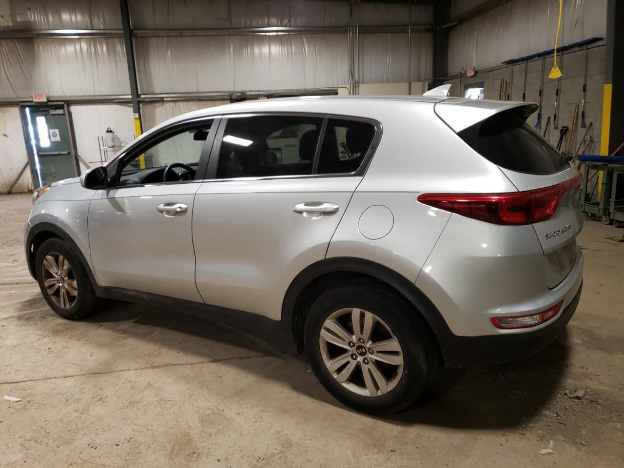 2017 KIA SPORTAGE L - Image 2