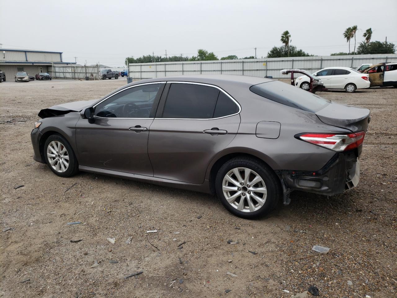 2018 TOYOTA CAMRY L - Фото 2