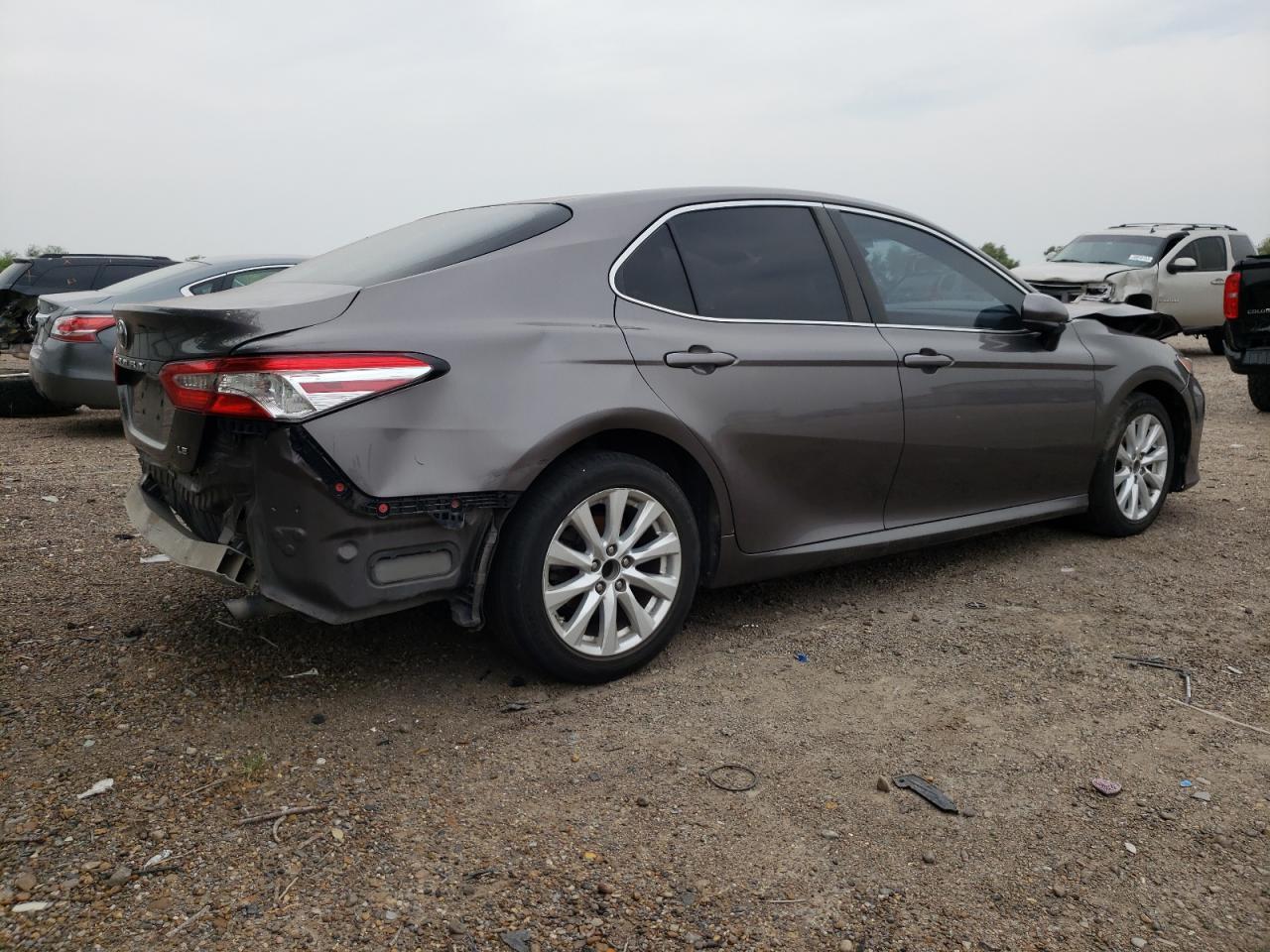 2018 TOYOTA CAMRY L - Фото 3