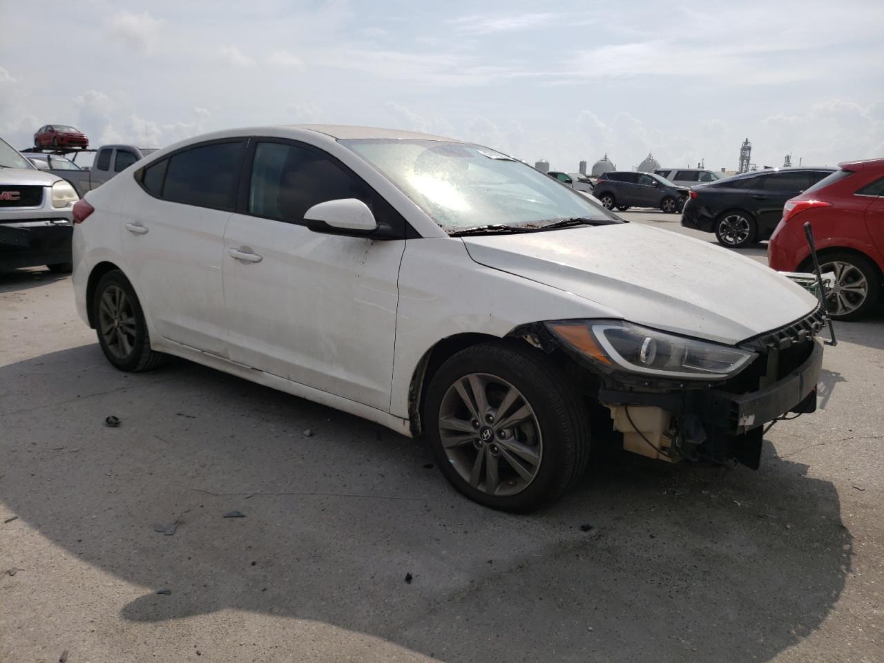 2018 HYUNDAI ELANTRA SE - Image 4