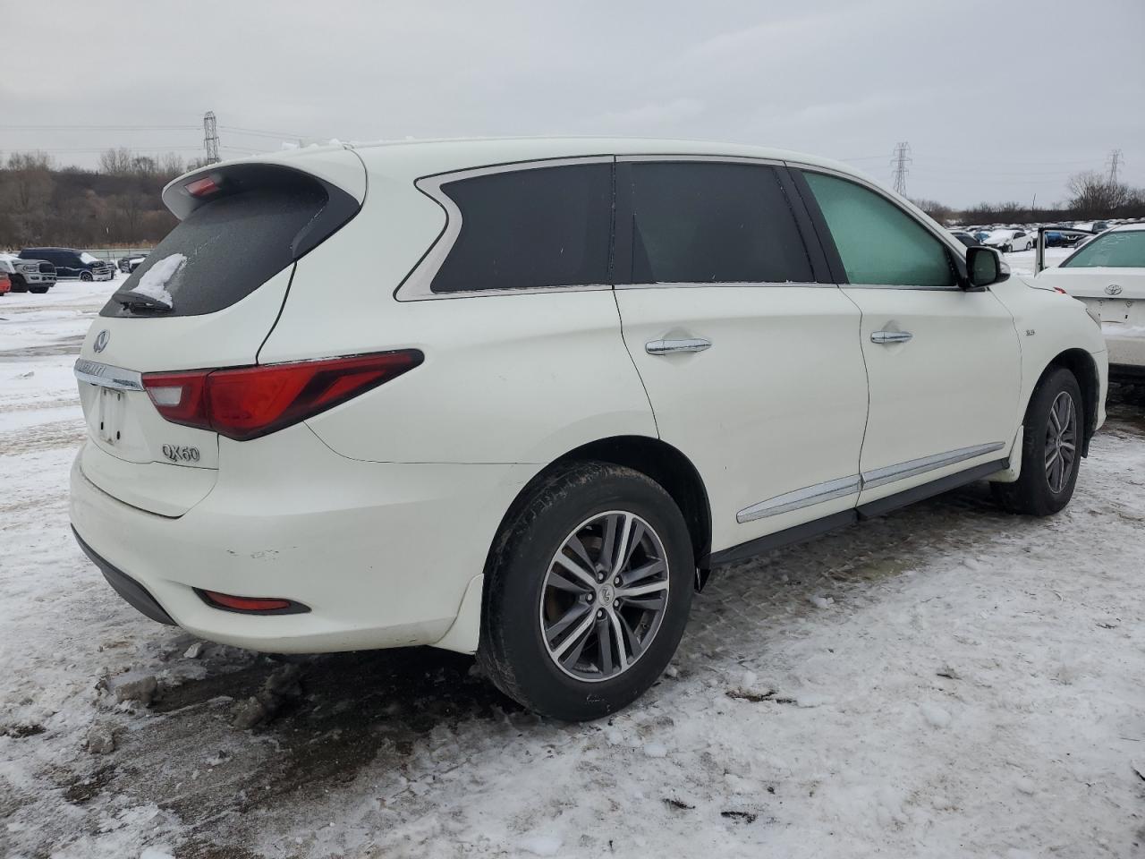2019 INFINITI QX60 LUXE - Image 3