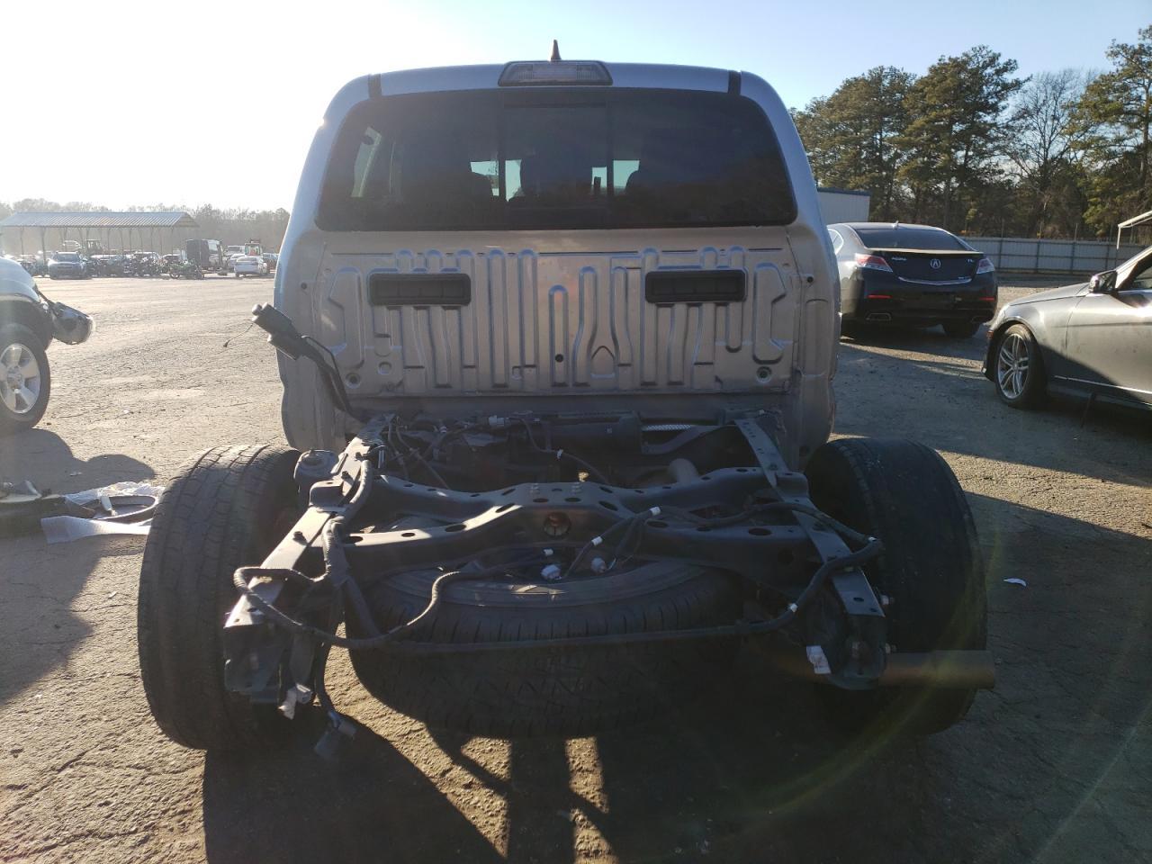 2018 TOYOTA TACOMA DOU - Фото 6