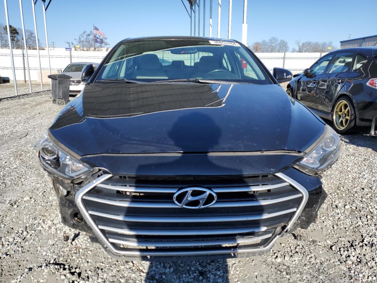 2018 HYUNDAI ELANTRA SE - Image 5