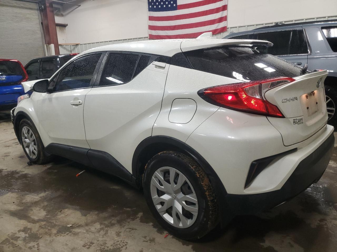 2019 TOYOTA C-HR XLE - Image 2