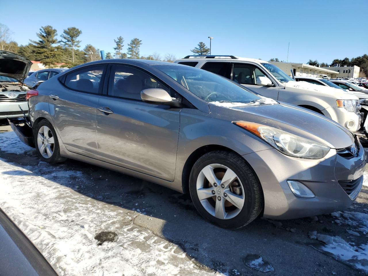 2013 HYUNDAI ELANTRA GL - Image 4