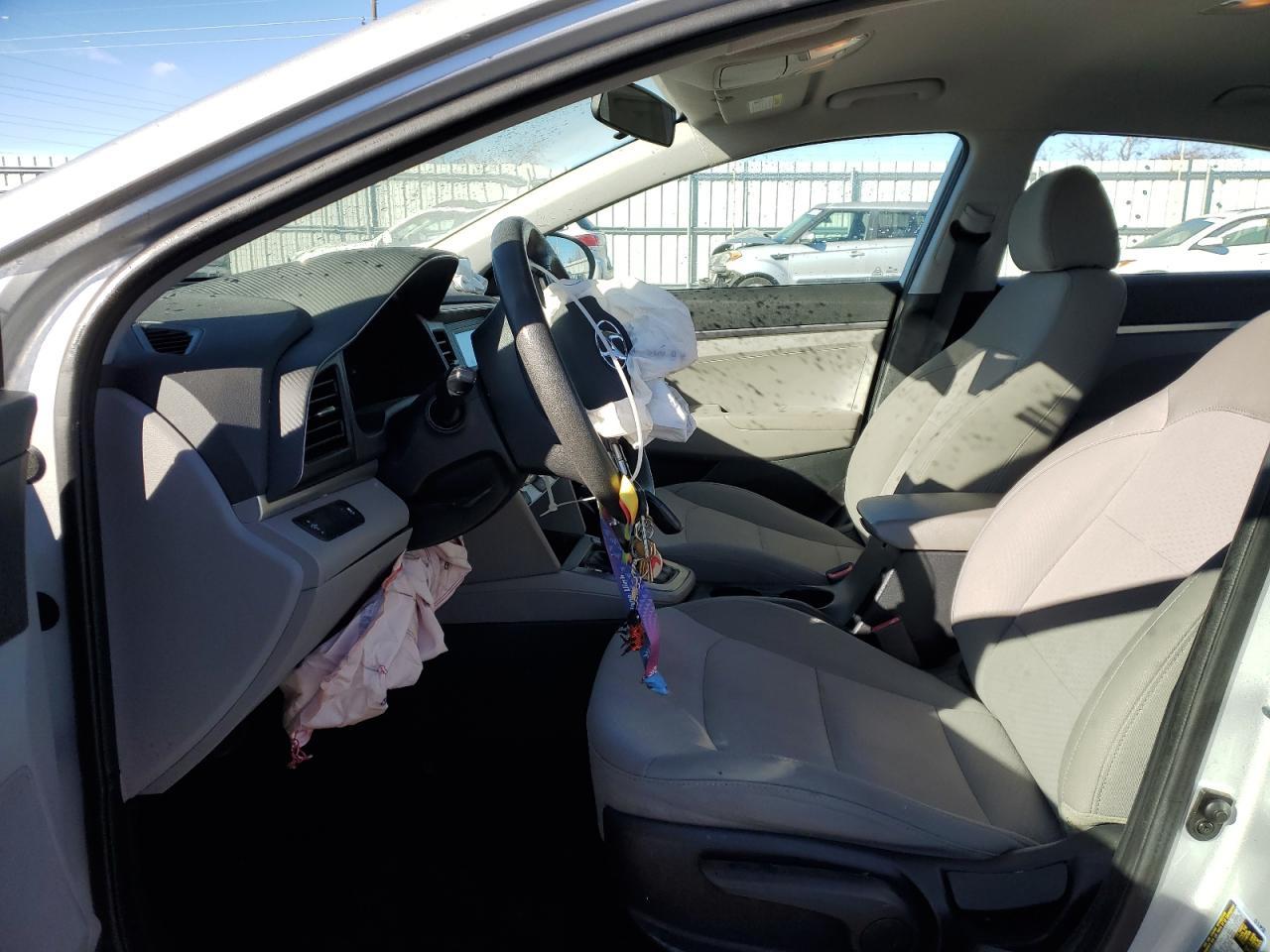 2019 HYUNDAI ELANTRA SE - Image 7