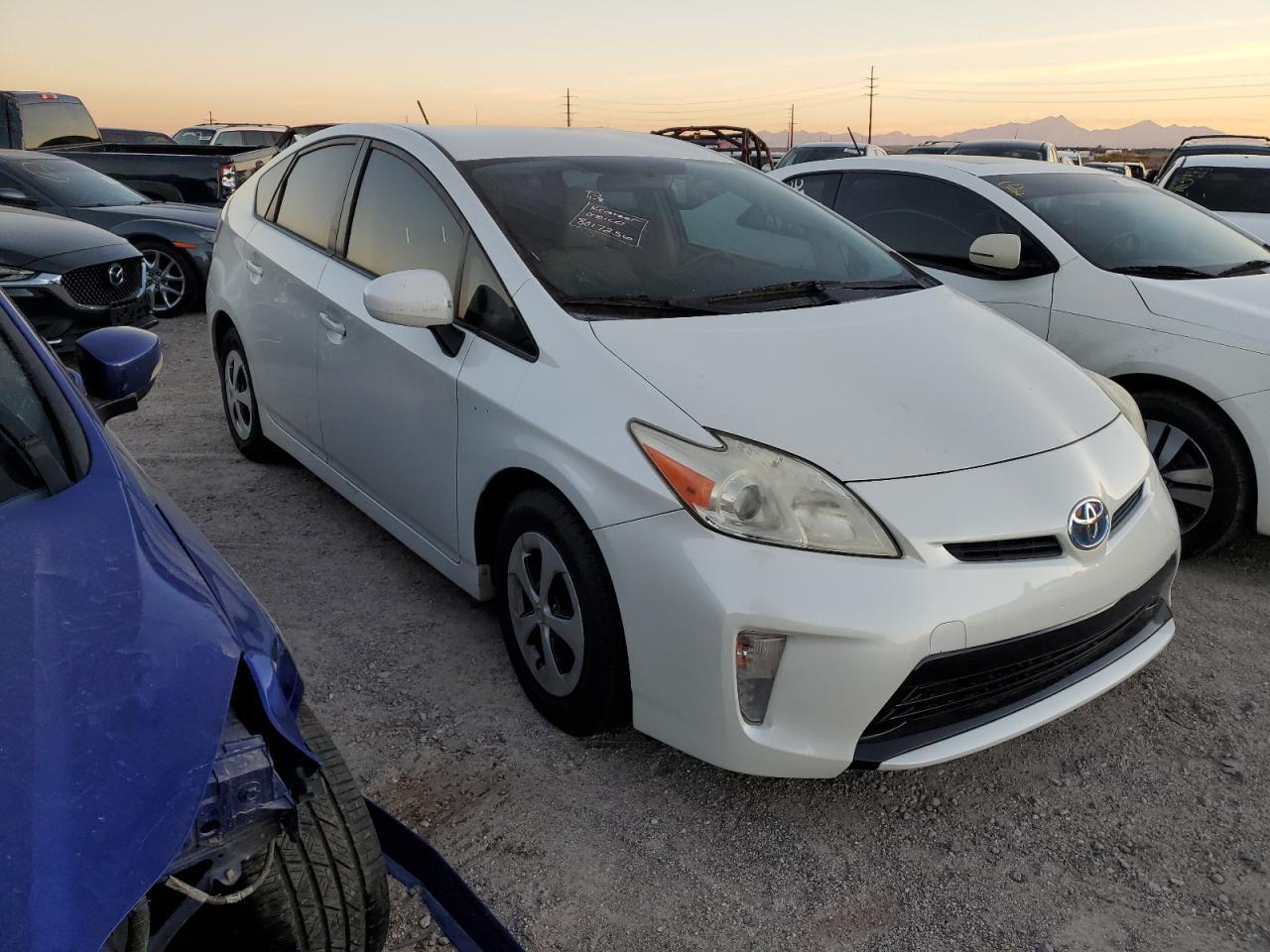 2015 TOYOTA PRIUS - Image 4