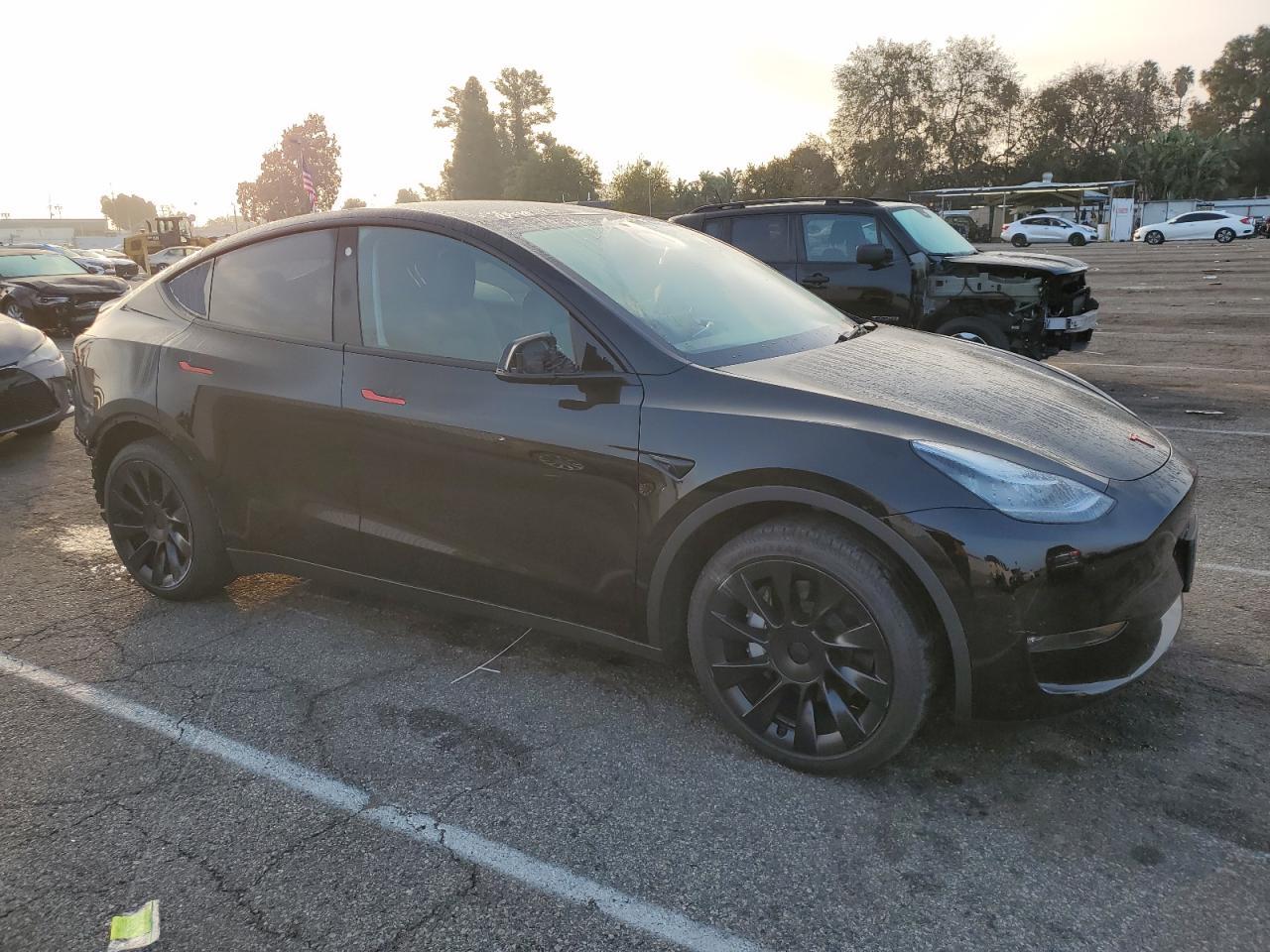 2023 TESLA MODEL Y - Фото 4