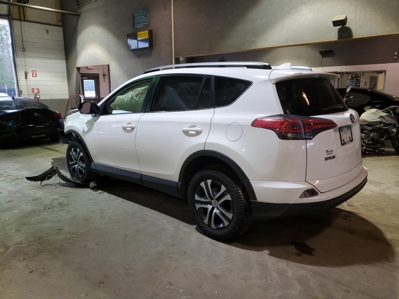2018 TOYOTA RAV4 LE - Image 2