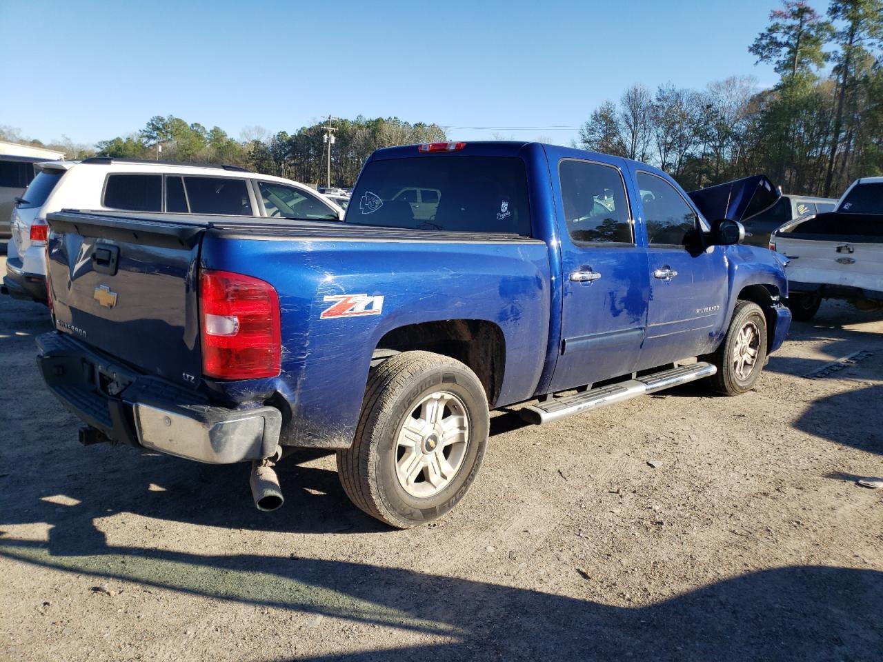 2013 CHEVROLET SILVERADO - Image 3