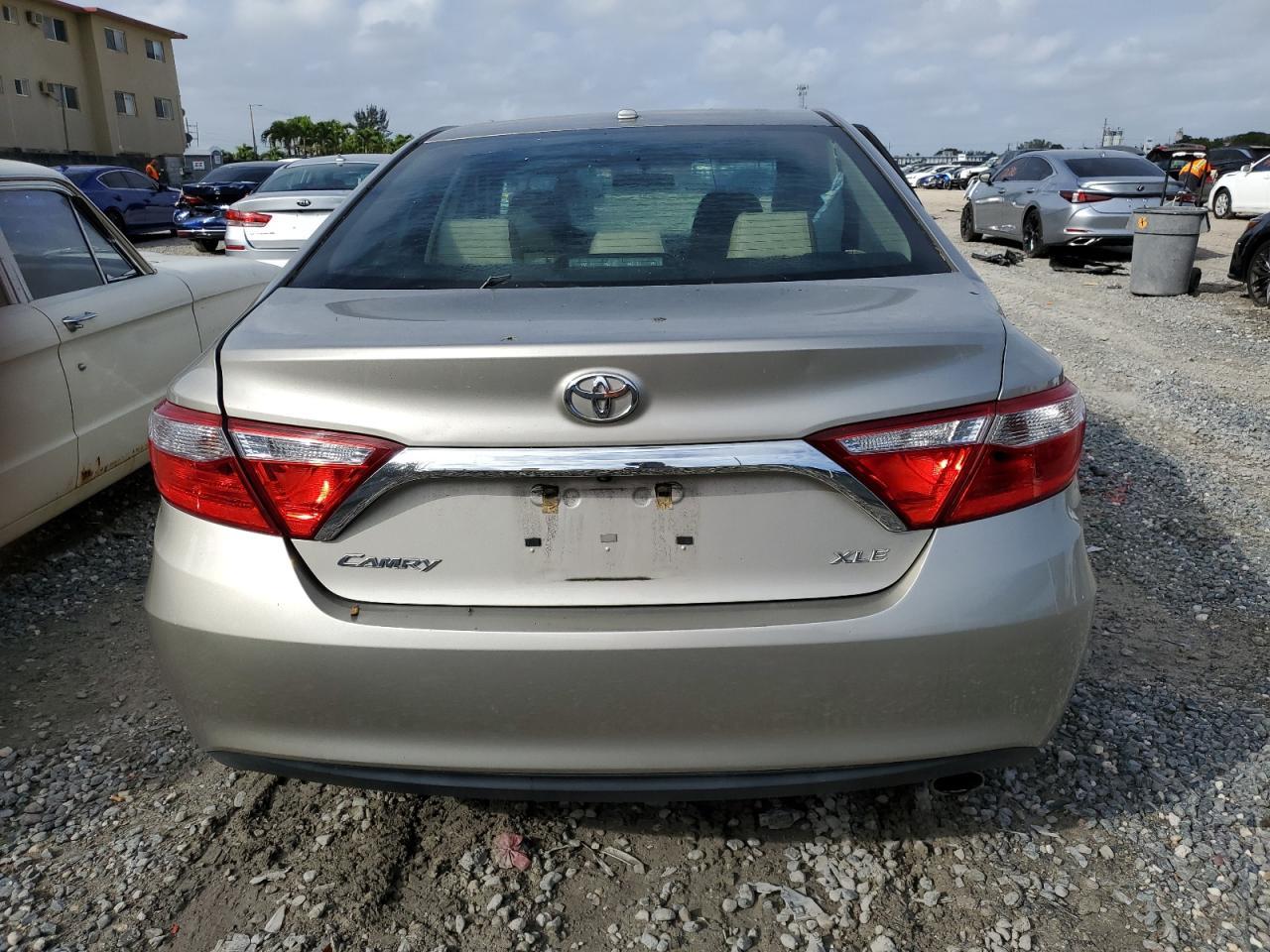 2017 TOYOTA CAMRY LE - Image 6