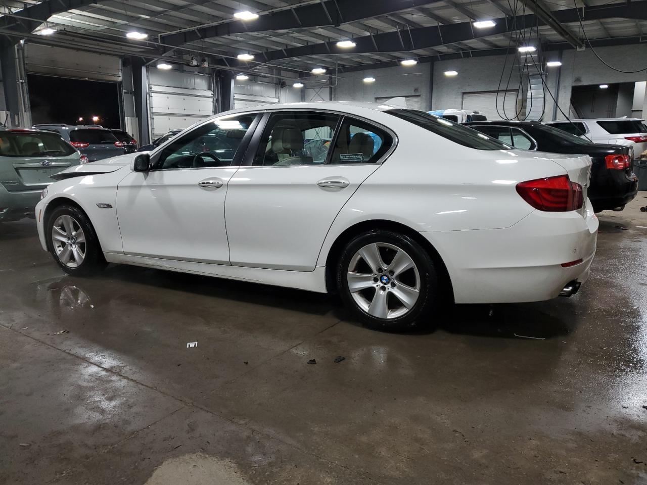 2013 BMW 528 XI - Image 2
