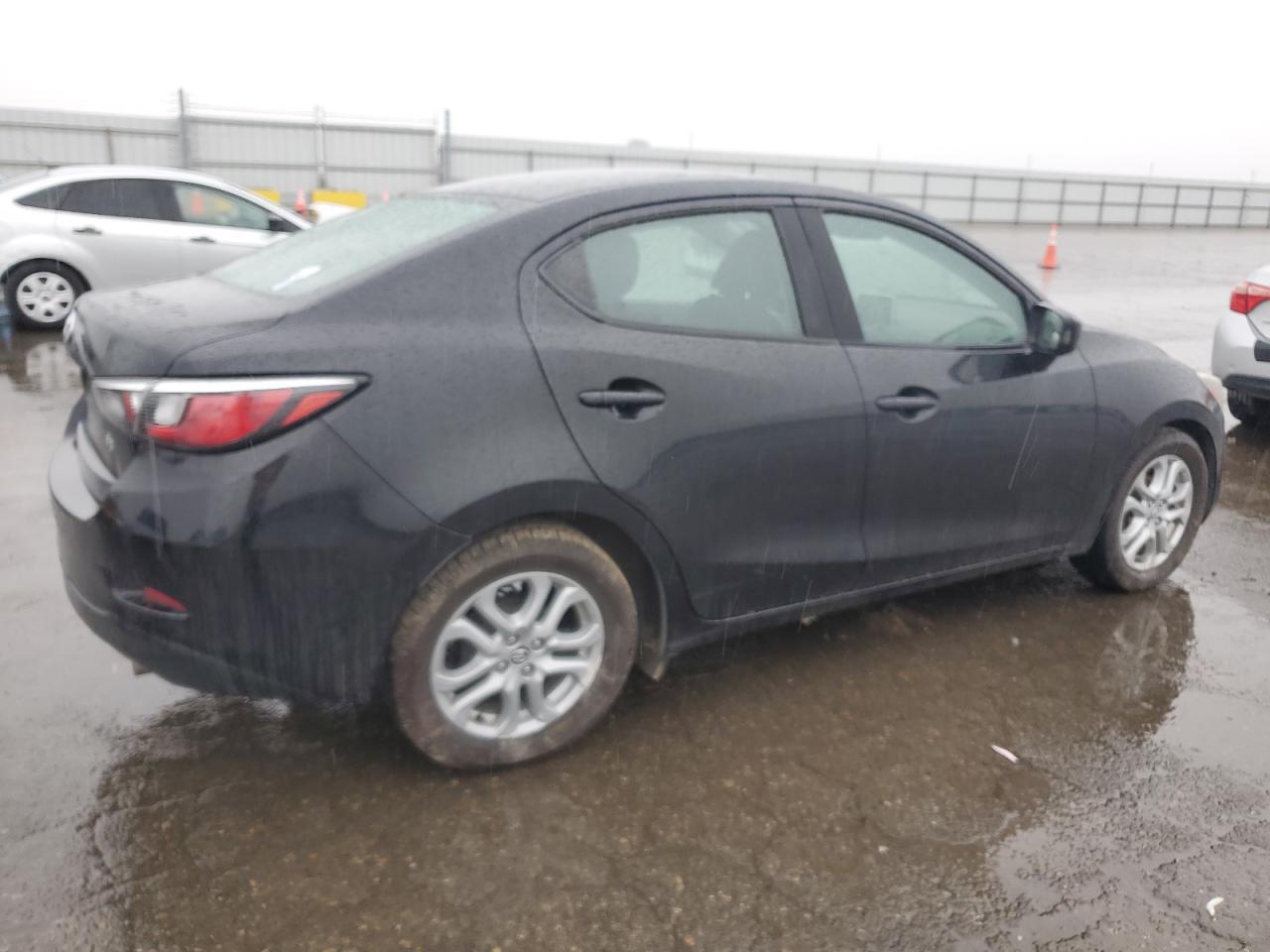 2017 TOYOTA YARIS IA - Фото 3
