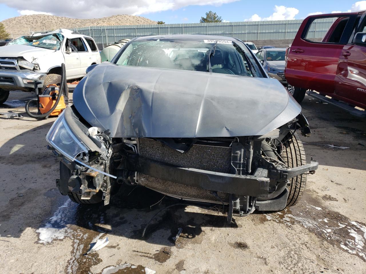 2019 HYUNDAI ELANTRA SE - Фото 5