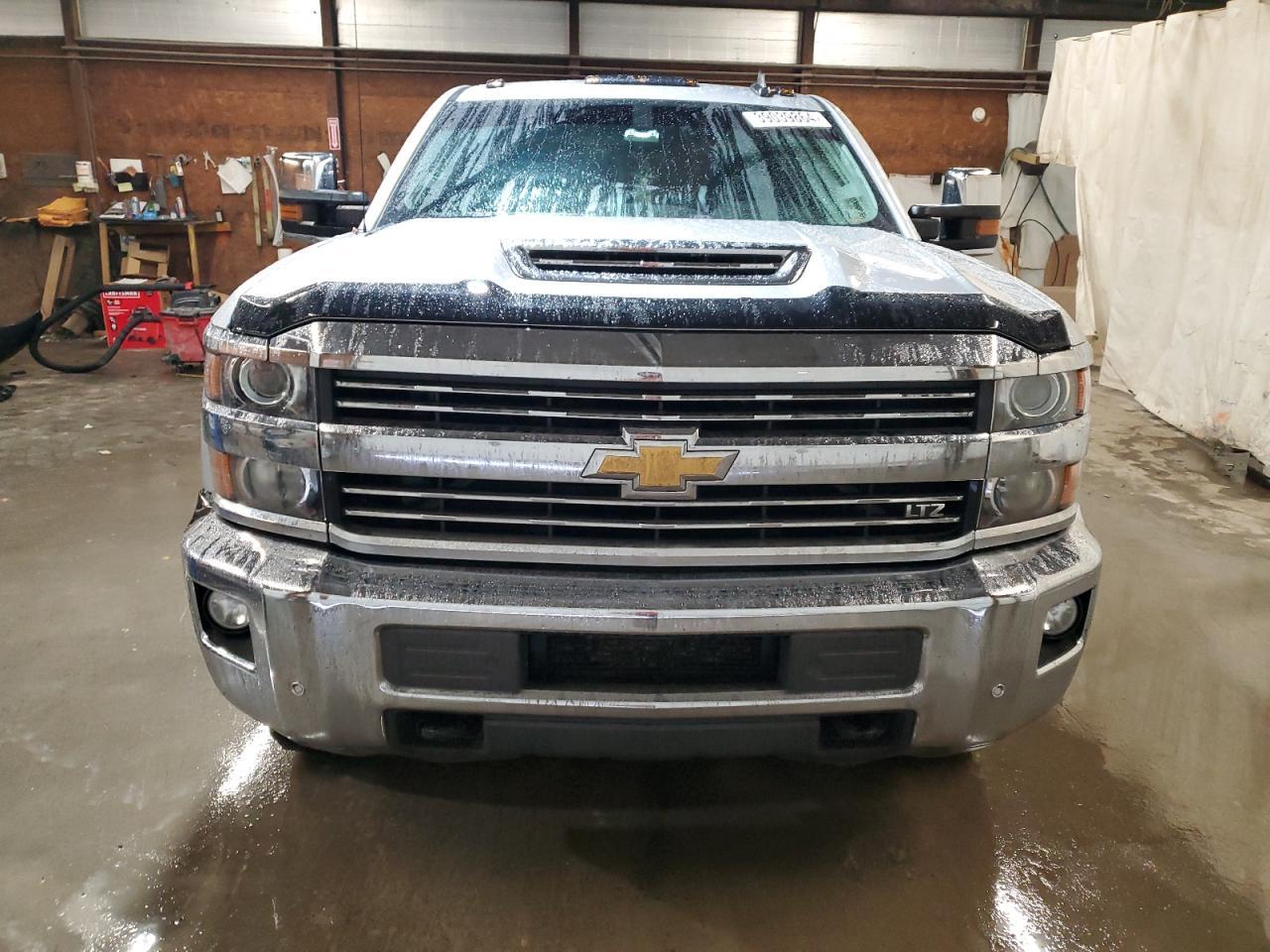 2019 CHEVROLET SILVERADO - Фото 5