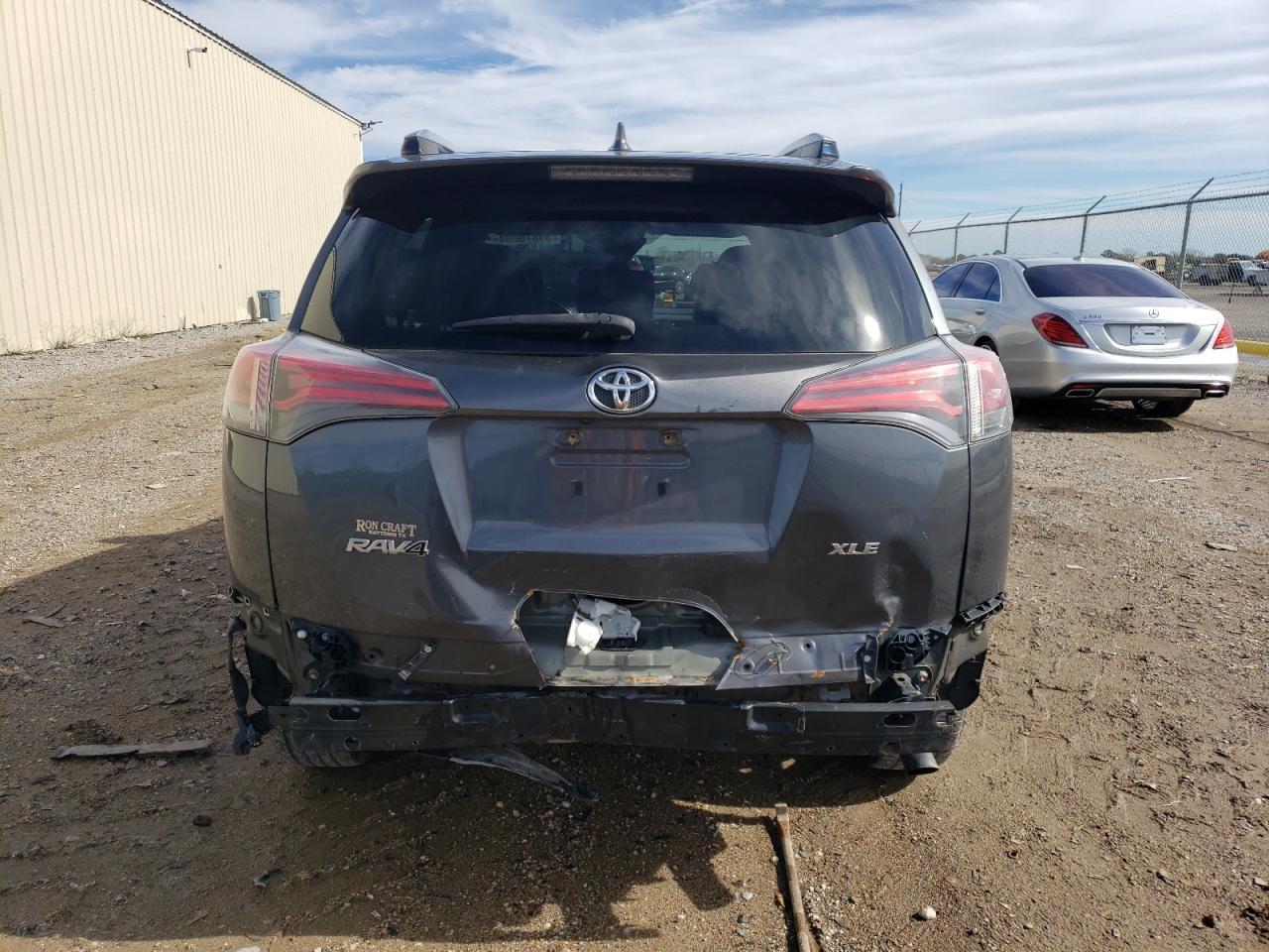 2017 TOYOTA RAV4 XLE - Image 6