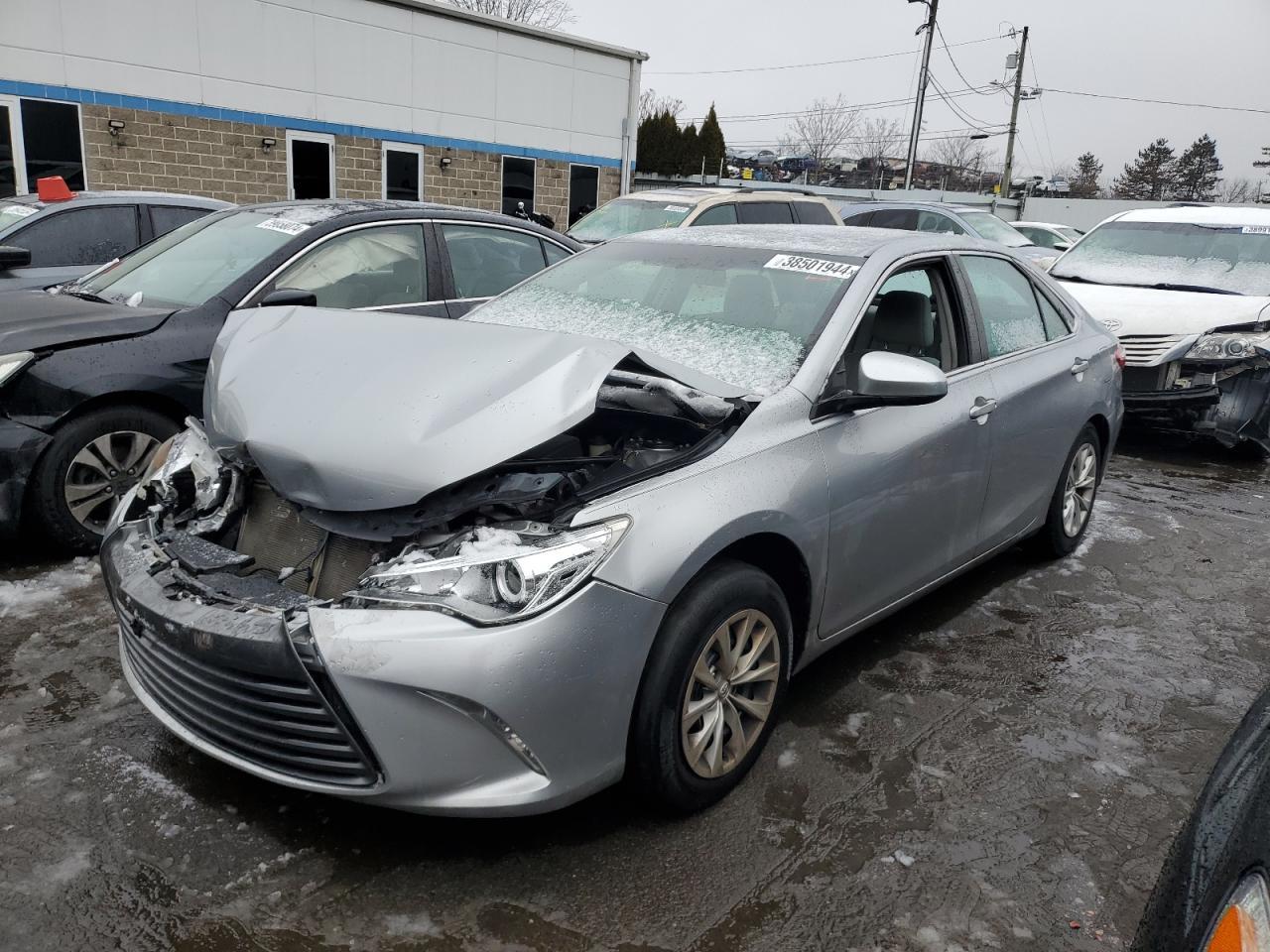 2016 TOYOTA CAMRY LE