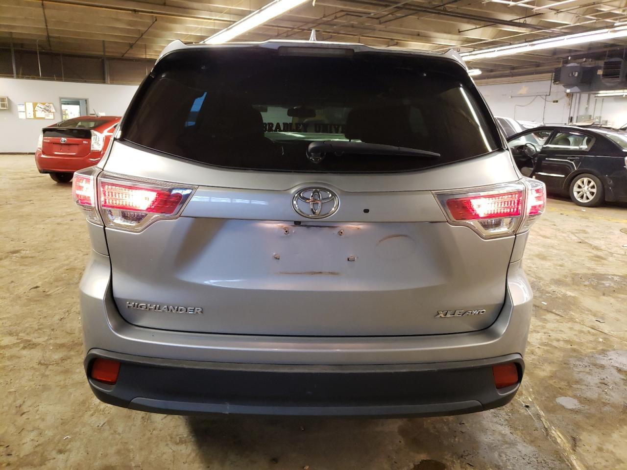 2015 TOYOTA HIGHLANDER - Image 6