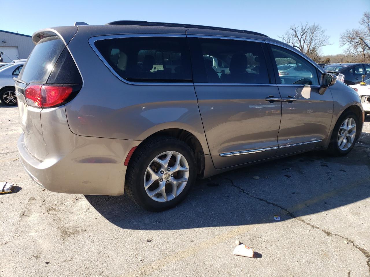 2017 CHRYSLER PACIFICA T - Image 3