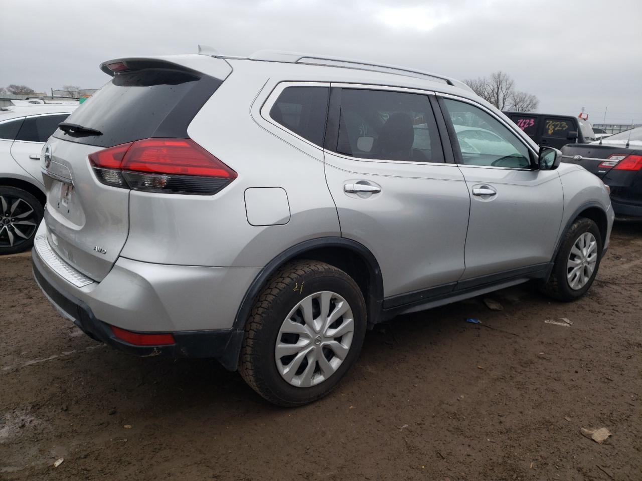 2017 NISSAN ROGUE S - Фото 3