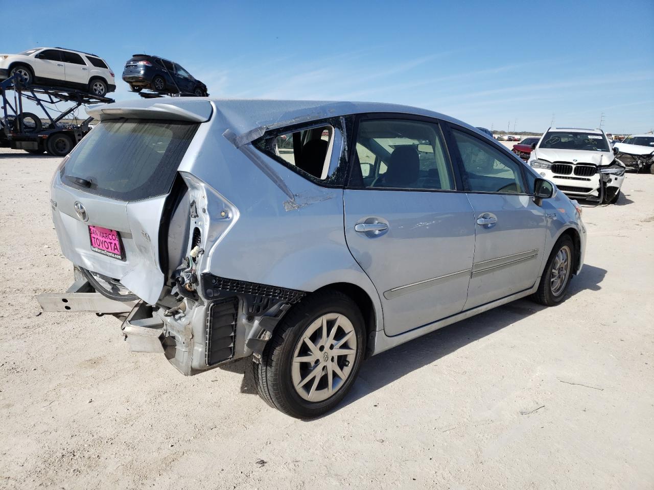 2016 TOYOTA PRIUS V - Image 3