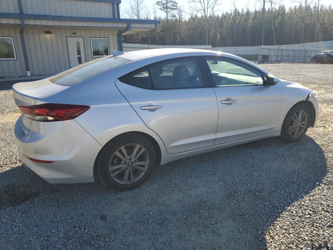 2018 HYUNDAI ELANTRA SE - Image 3