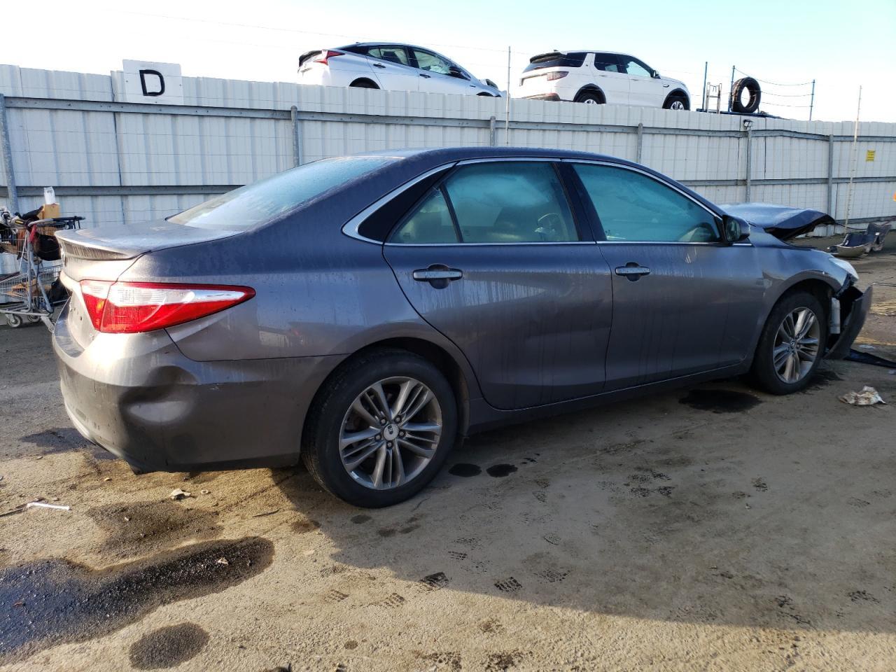 2015 TOYOTA CAMRY LE - Image 3
