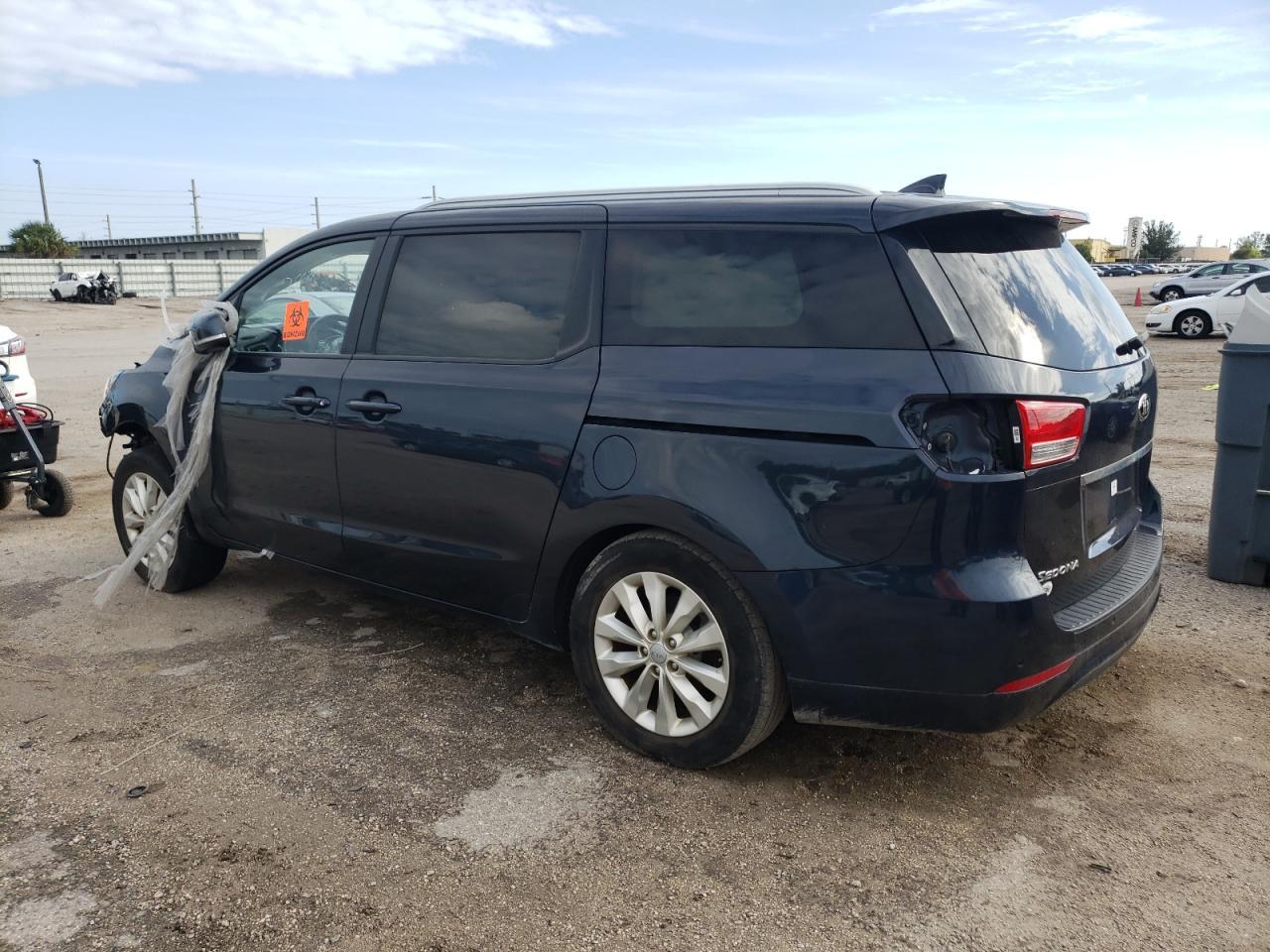 2017 KIA SEDONA LX - Image 2