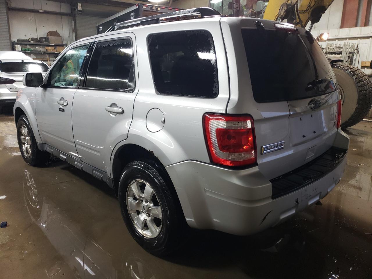 2012 FORD ESCAPE LIM - Image 2