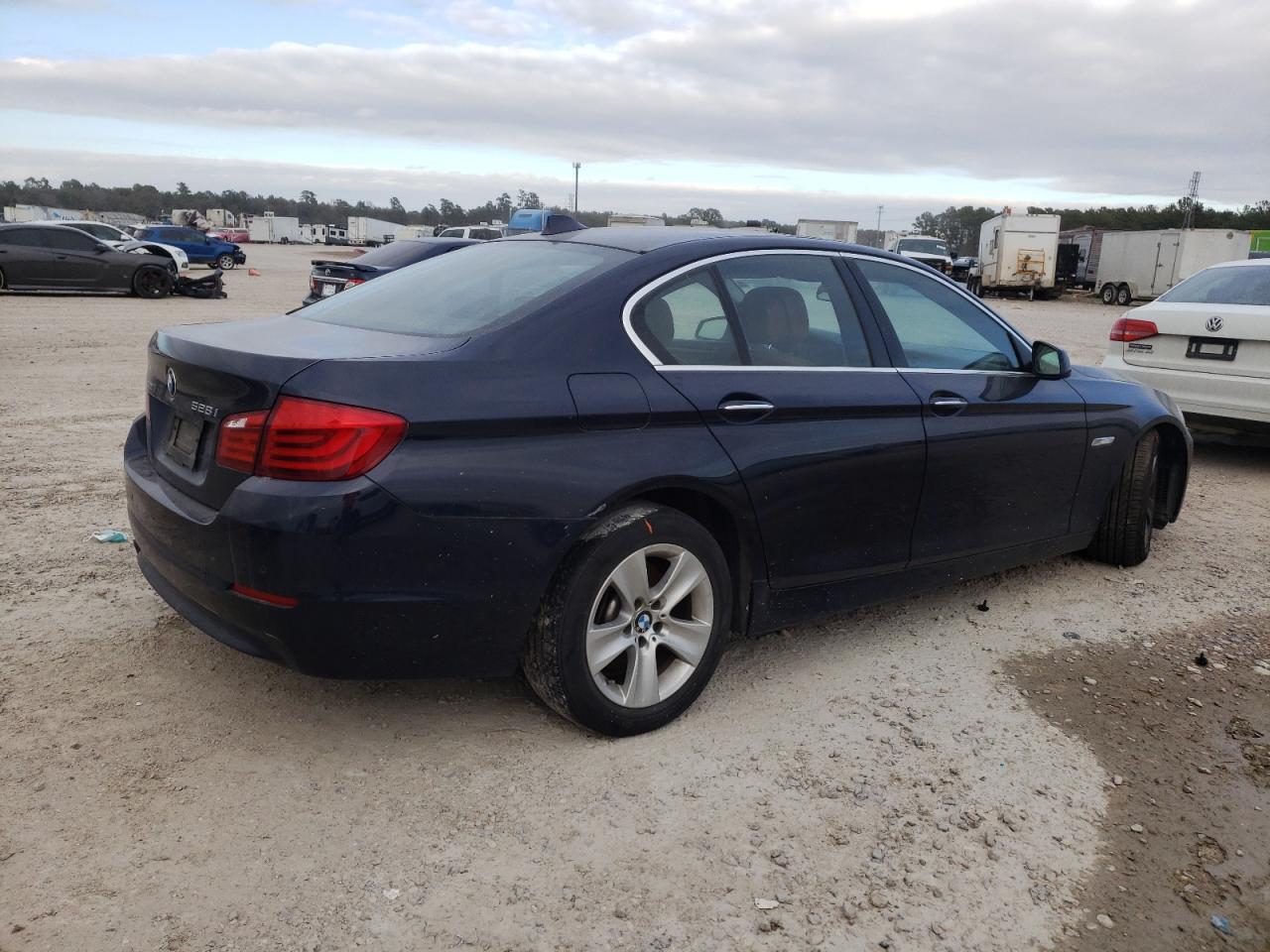 2013 BMW 528 XI - Image 3