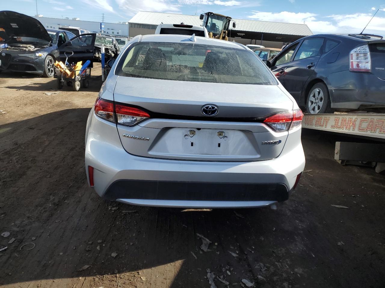 2021 TOYOTA COROLLA LE - Фото 6
