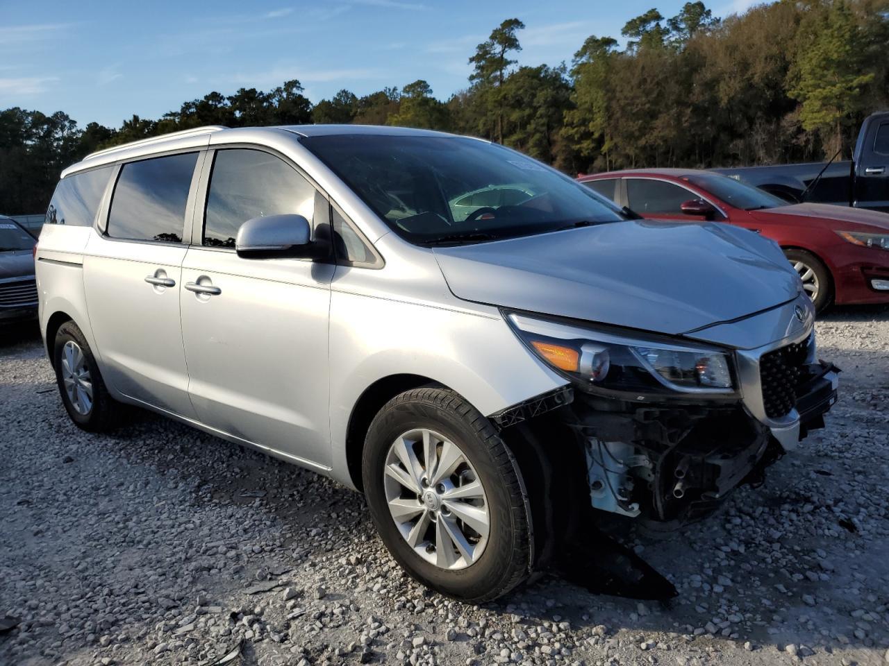 2016 KIA SEDONA LX - Image 4