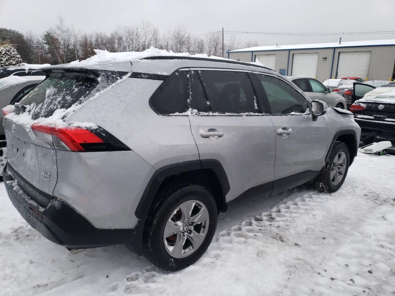 2022 TOYOTA RAV4 XLE - Image 3