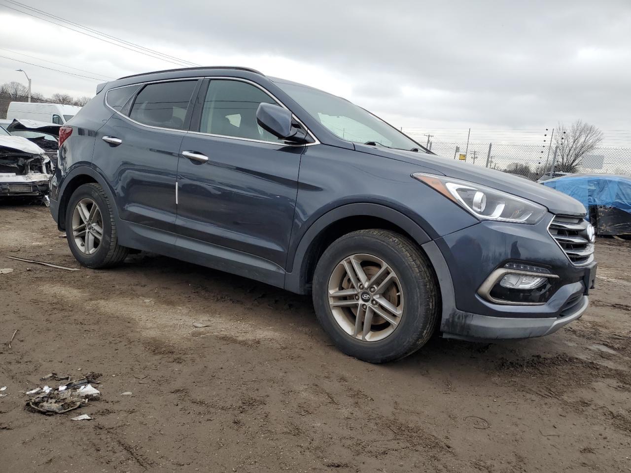 2017 HYUNDAI SANTA FE S - Image 4
