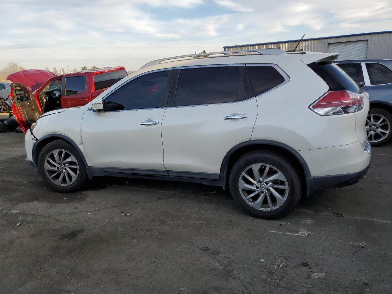 2015 NISSAN ROGUE S - Фото 2