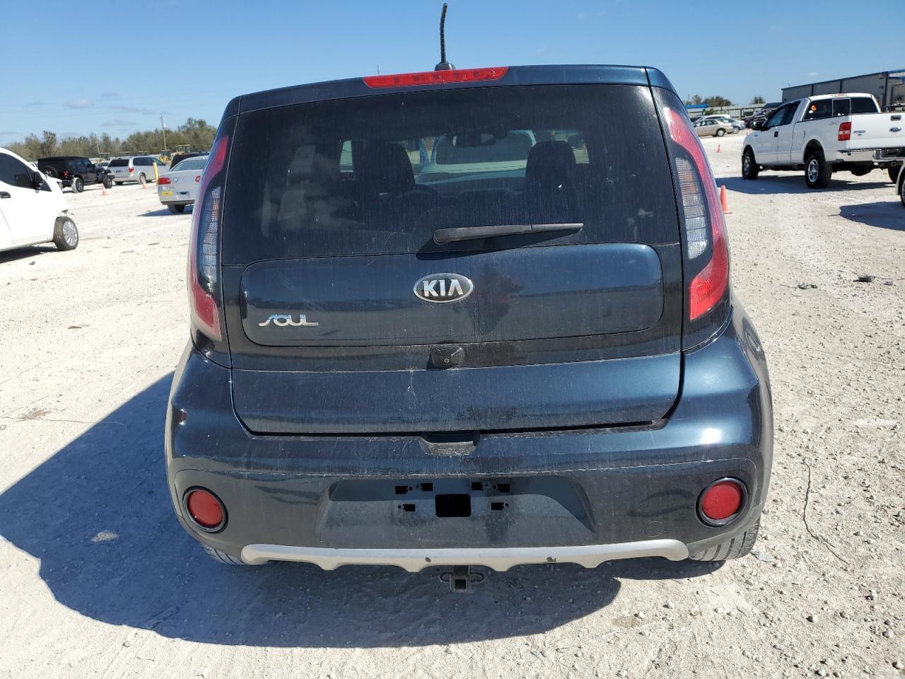 2017 KIA SOUL + - Фото 6