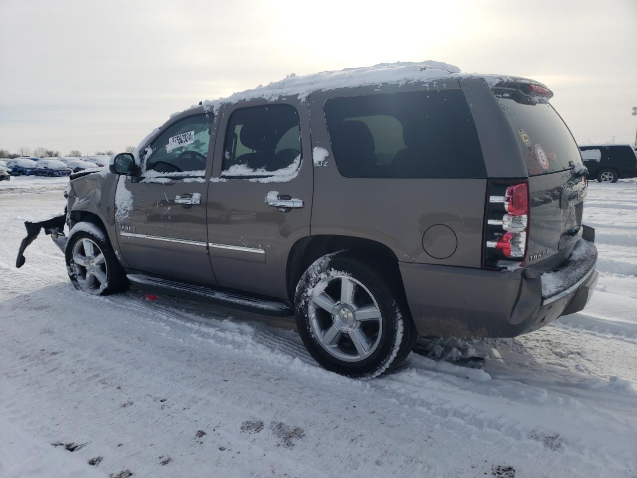 2011 CHEVROLET TAHOE K150 - Фото 2