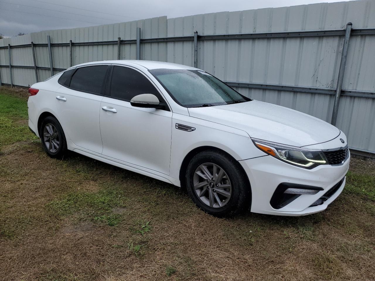 2020 KIA OPTIMA LX - Image 4