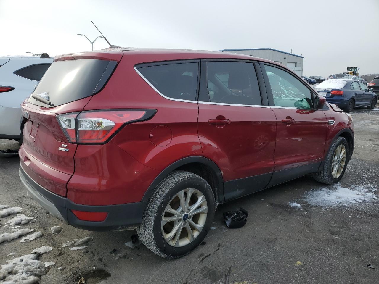 2017 FORD ESCAPE SE - Image 3
