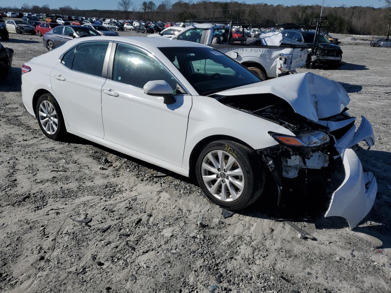 2020 TOYOTA CAMRY LE - Фото 4