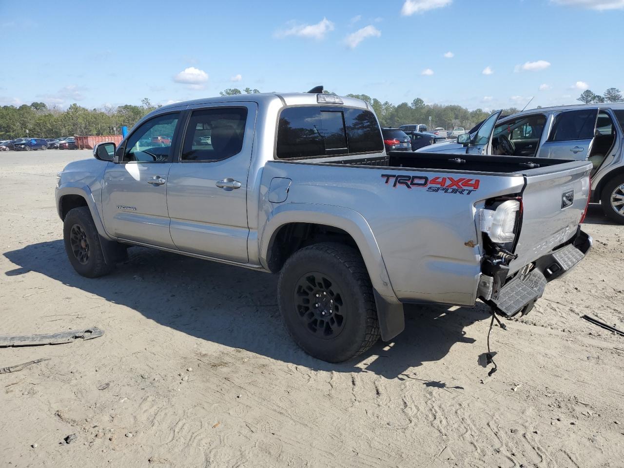 2019 TOYOTA TACOMA DOU - Фото 2