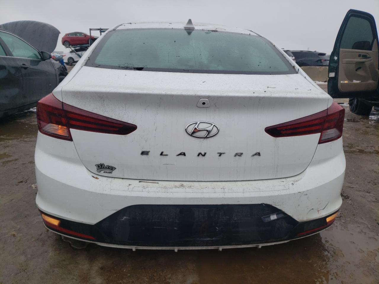 2019 HYUNDAI ELANTRA SE - Фото 6