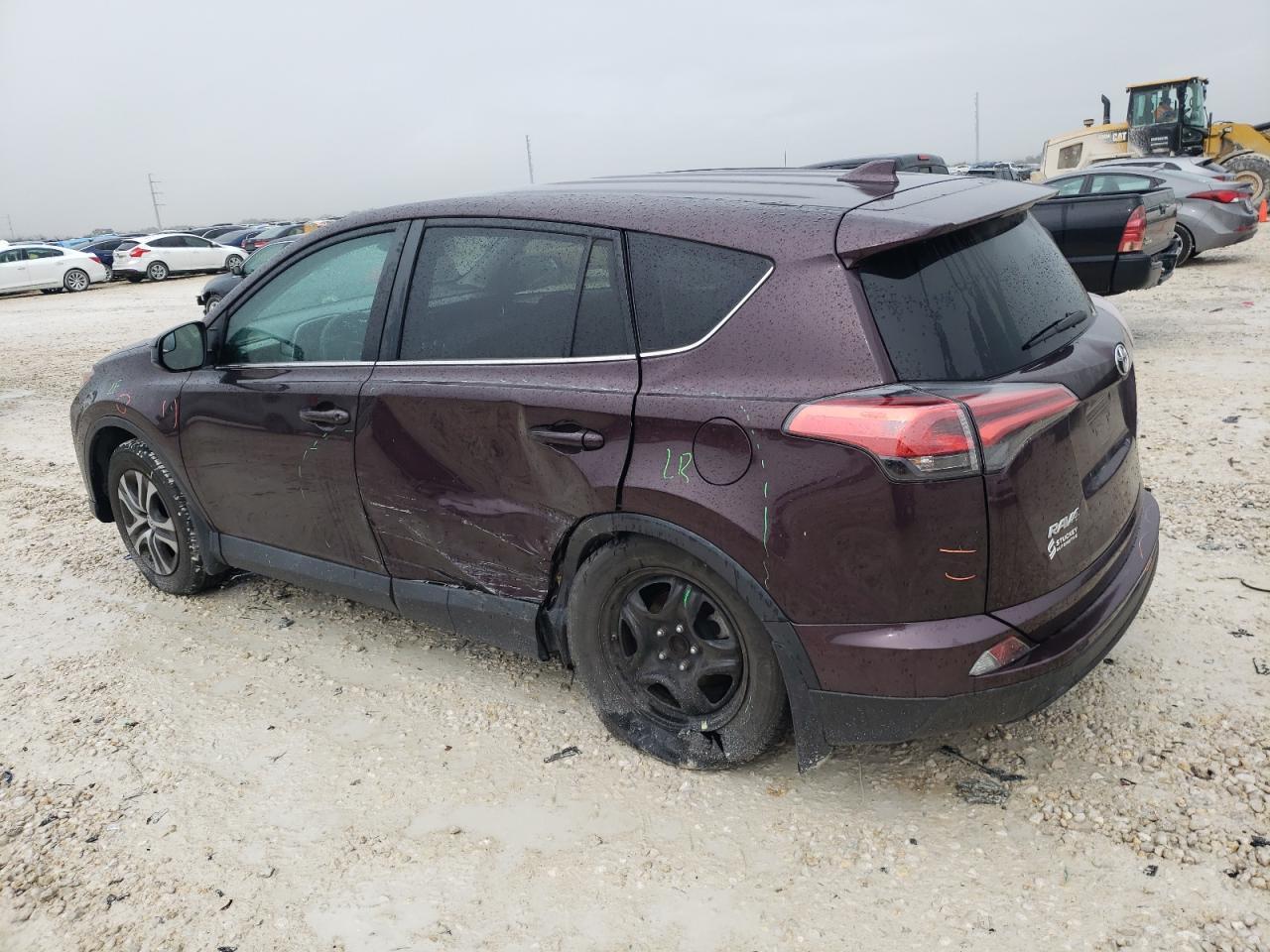 2018 TOYOTA RAV4 LE - Фото 2