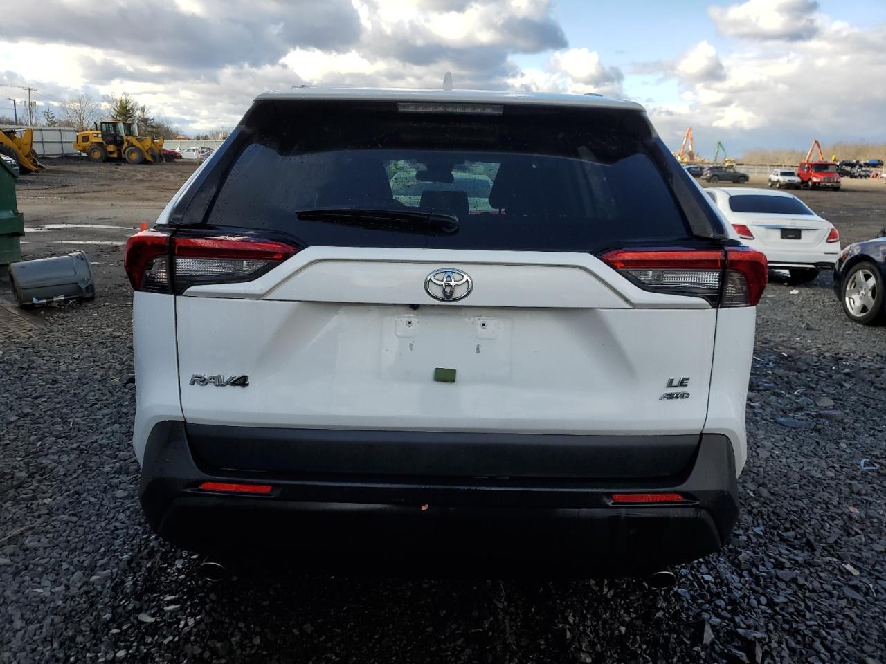 2021 TOYOTA RAV4 LE - Image 6