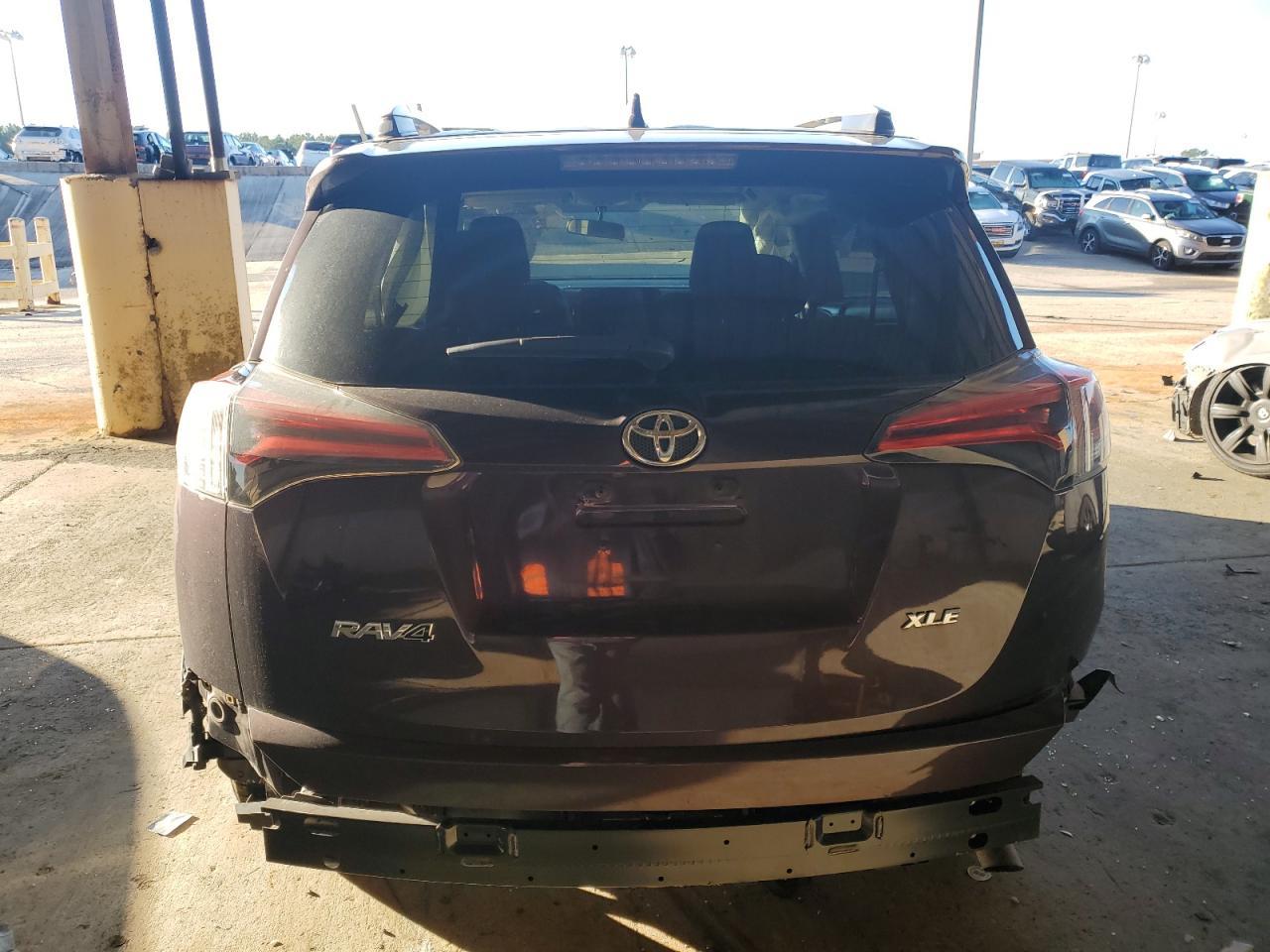 2016 TOYOTA RAV4 XLE - Фото 6